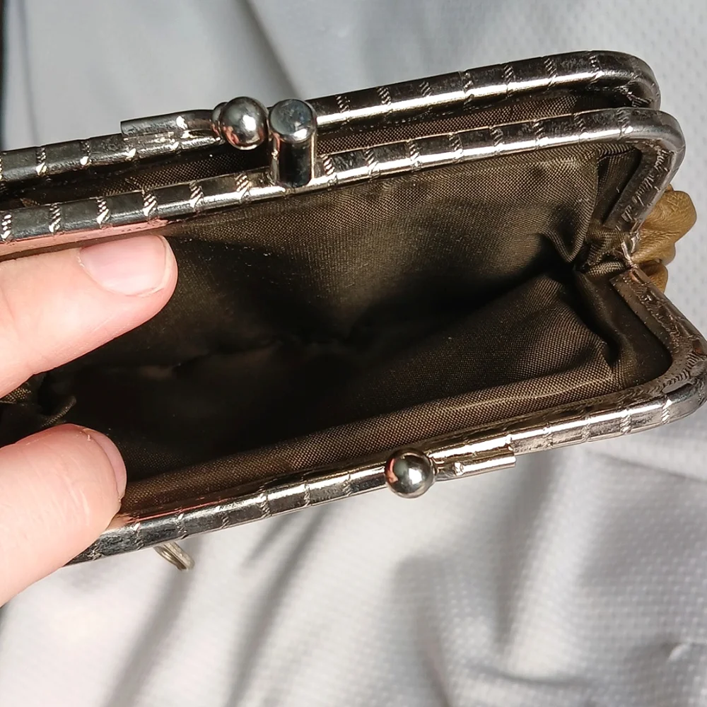 Coin pouch - Picture 10 of 11